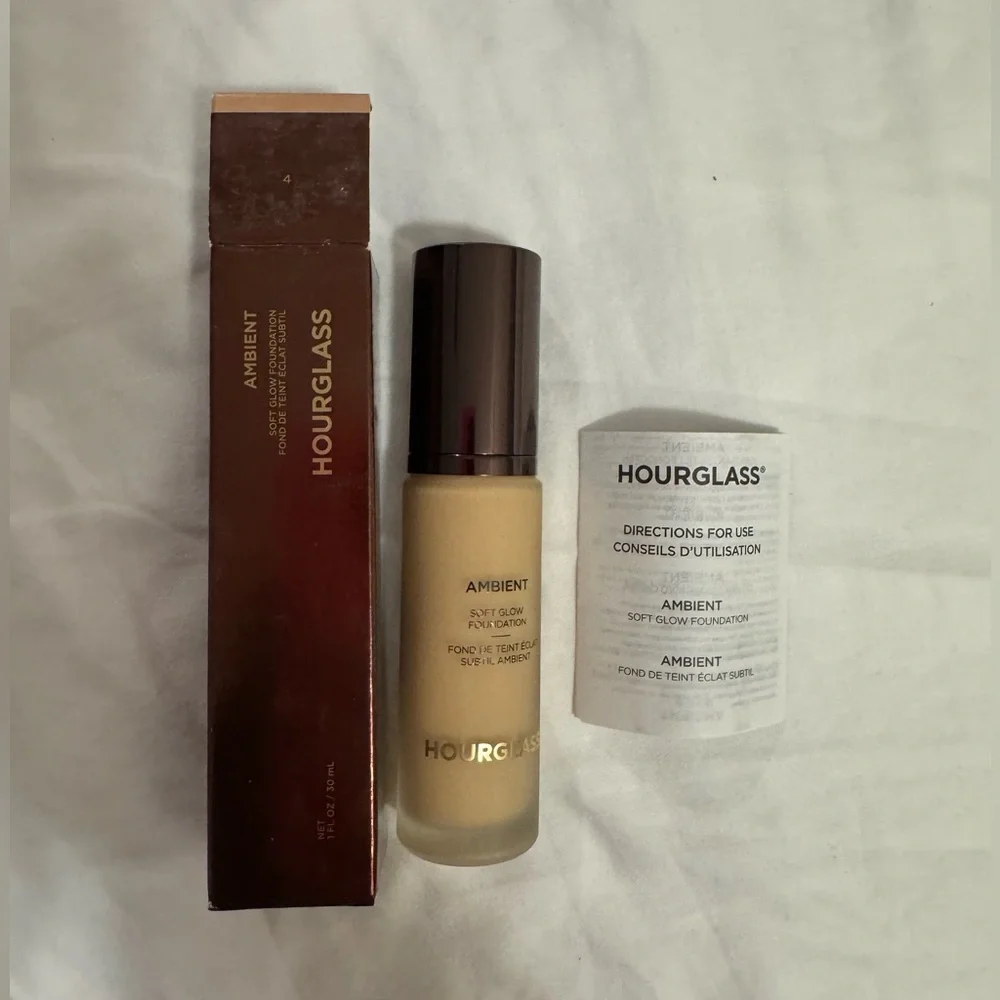(New) Hourglass Ambient Soft Glow Foundation (Shade-4)